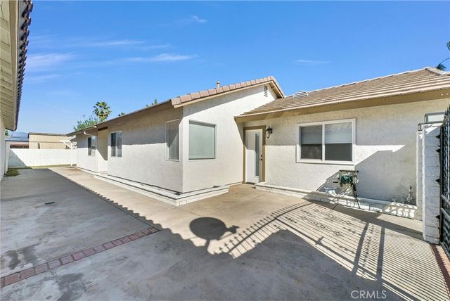 2092 Greenbriar, Colton, CA 92324