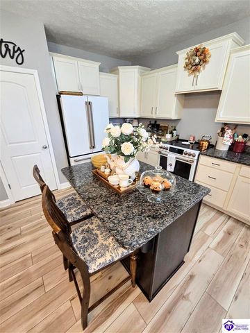 157 Tuscany Lane, Vine Grove, KY 40175