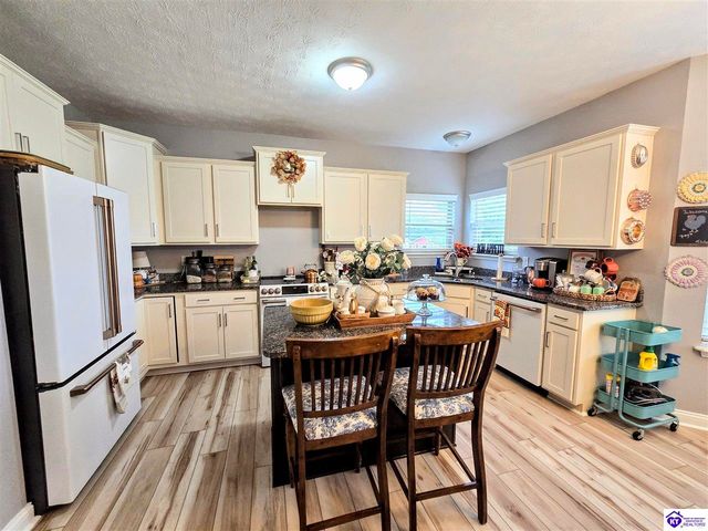 157 Tuscany Lane, Vine Grove, KY 40175