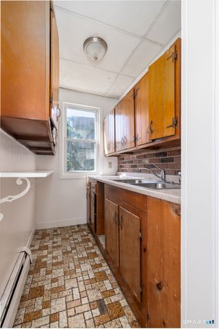 95 Sunnyside Avenue, Waterbury, CT 06708