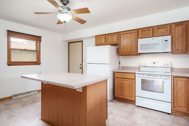 6435 COLUMBINE Boulevard, Rockford, IL 61108