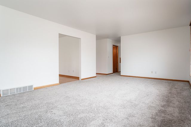 6435 COLUMBINE Boulevard, Rockford, IL 61108