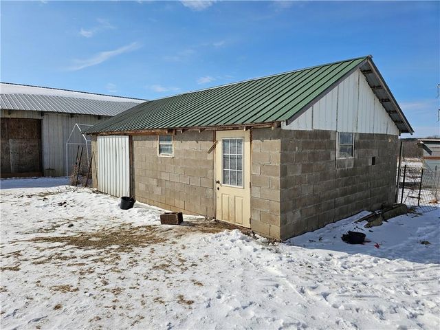 692 250th Street, Woodville, WI 54028