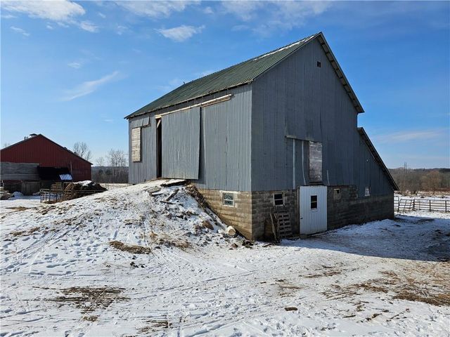 692 250th Street, Woodville, WI 54028