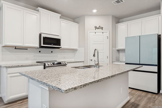 9511 BONITO FALLS DR, Converse, TX 78109