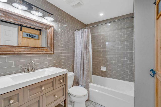 W 420 Indies Drive, Ramrod Key, FL 33042