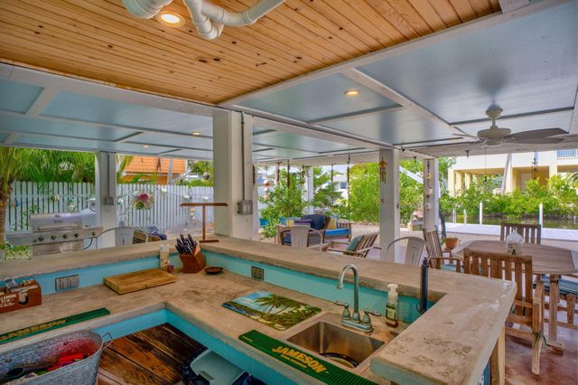 W 420 Indies Drive, Ramrod Key, FL 33042