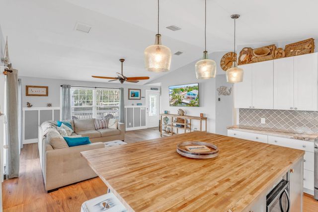 W 420 Indies Drive, Ramrod Key, FL 33042