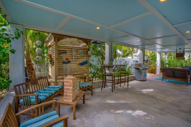 W 420 Indies Drive, Ramrod Key, FL 33042