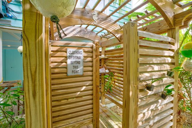 W 420 Indies Drive, Ramrod Key, FL 33042