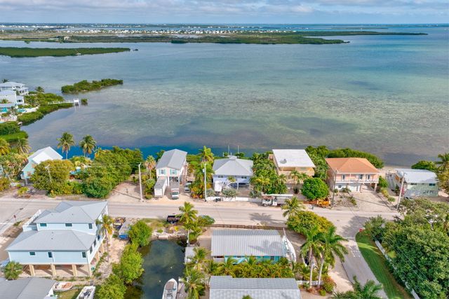 W 420 Indies Drive, Ramrod Key, FL 33042