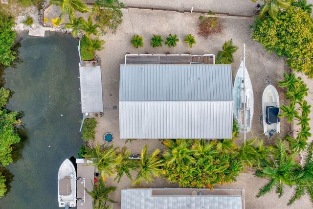 W 420 Indies Drive, Ramrod Key, FL 33042