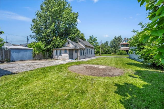 4571 Sackett Avenue, Cleveland, OH 44109