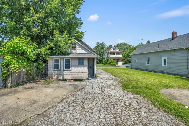 4571 Sackett Avenue, Cleveland, OH 44109