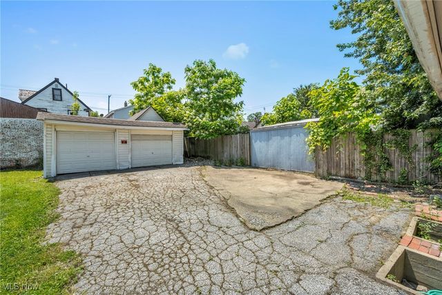 4571 Sackett Avenue, Cleveland, OH 44109