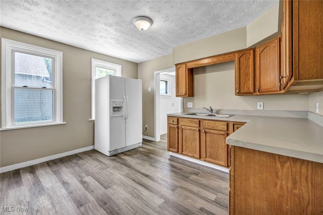 4571 Sackett Avenue, Cleveland, OH 44109