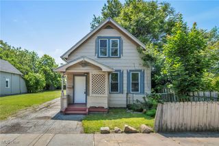 4571 Sackett Avenue, Cleveland, OH 44109