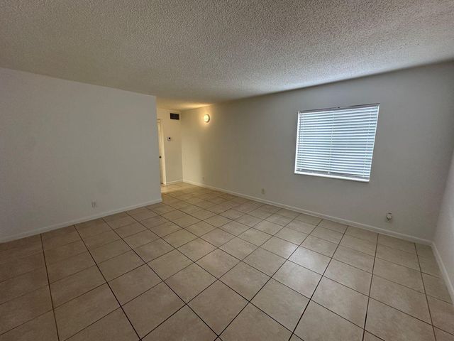 515 S Sequoia Drive 111, West Palm Beach, FL 33409