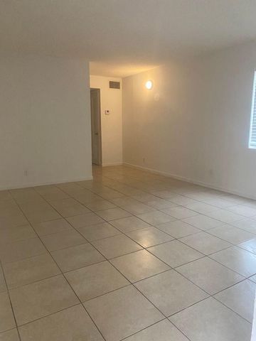 515 S Sequoia Drive 111, West Palm Beach, FL 33409