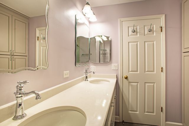 707 Clover Hill Court, Elk Grove Village, IL 60007