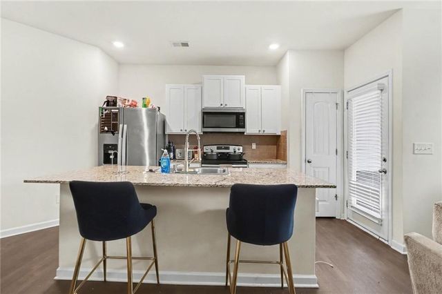 5699 Union Pointe Drive, Union City, GA 30291