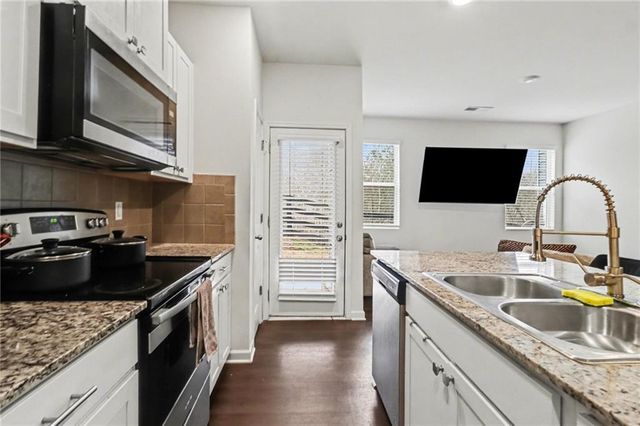 5699 Union Pointe Drive, Union City, GA 30291
