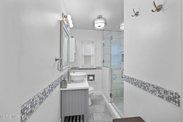 631 Ansonia Street, Oregon, OH 43616