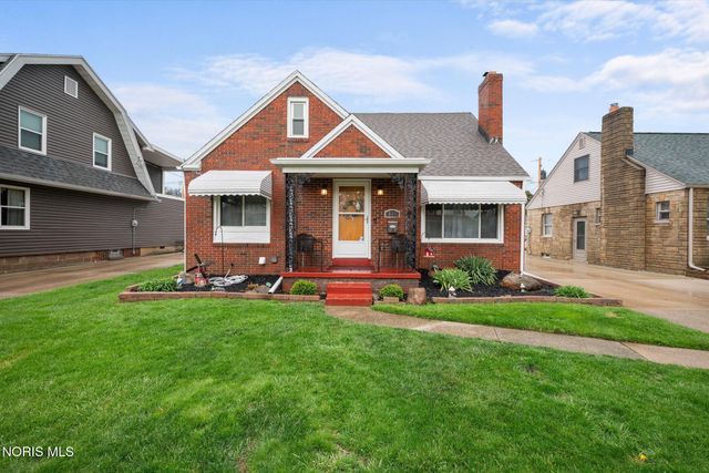 631 Ansonia Street, Oregon, OH 43616