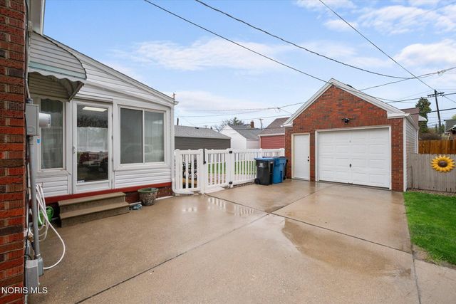 631 Ansonia Street, Oregon, OH 43616