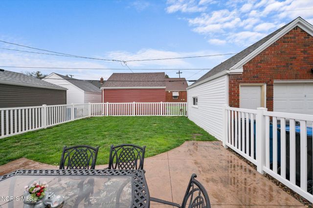 631 Ansonia Street, Oregon, OH 43616