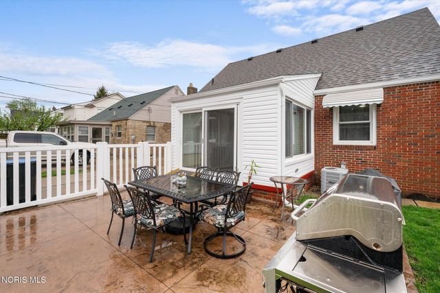 631 Ansonia Street, Oregon, OH 43616
