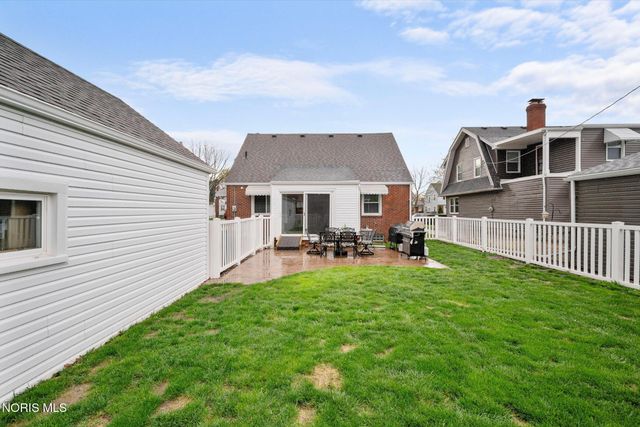 631 Ansonia Street, Oregon, OH 43616