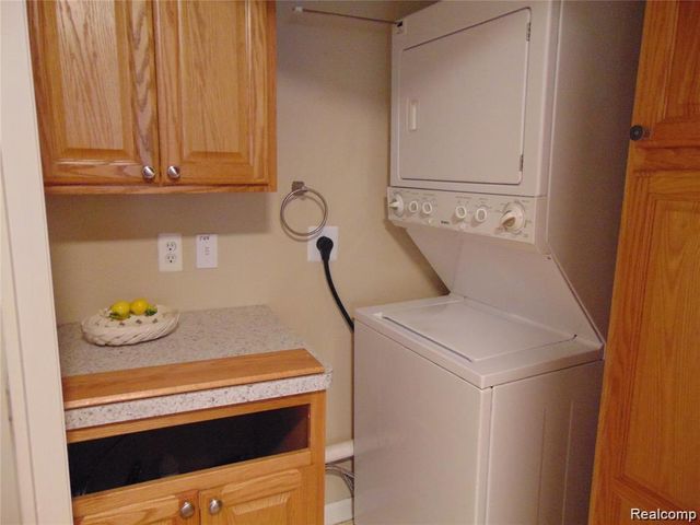 1429 Millbrook Trail, Ann Arbor, MI 48108