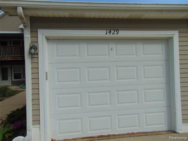 1429 Millbrook Trail, Ann Arbor, MI 48108