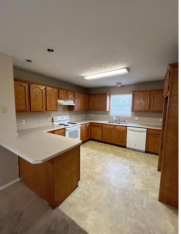 134 Wright Road, Reeds Spring, MO 65737