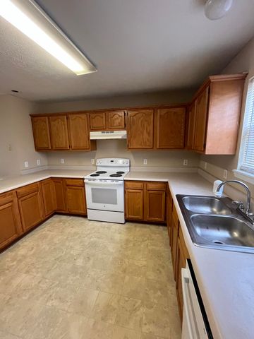 134 Wright Road, Reeds Spring, MO 65737