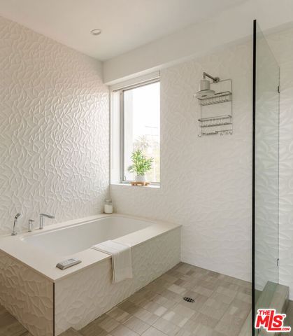 1040 N Spaulding Avenue 4, West Hollywood, CA 90046