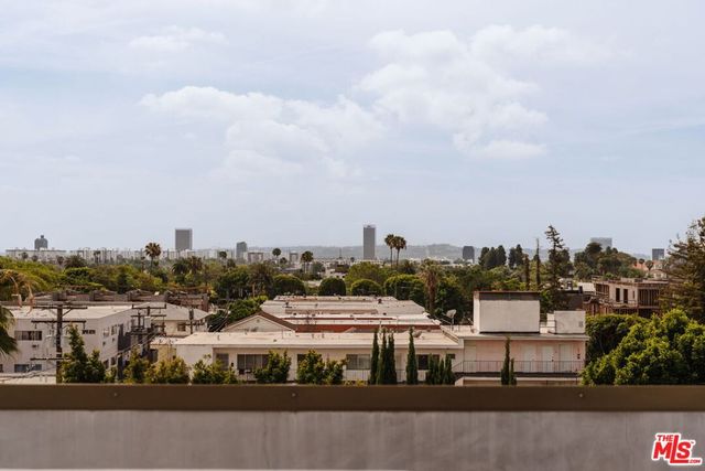 1040 N Spaulding Avenue 4, West Hollywood, CA 90046