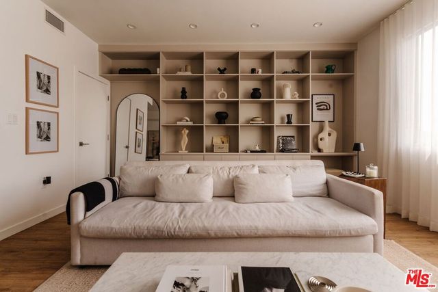 1040 N Spaulding Avenue 4, West Hollywood, CA 90046