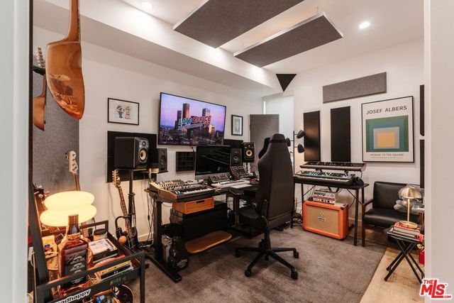 1040 N Spaulding Avenue 4, West Hollywood, CA 90046