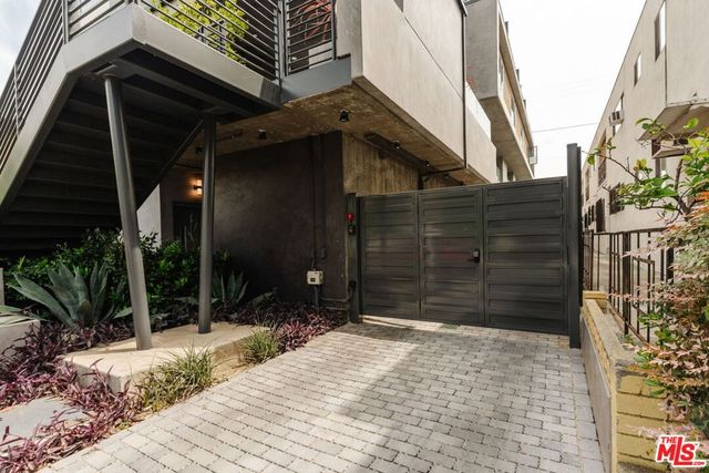 1040 N Spaulding Avenue 4, West Hollywood, CA 90046