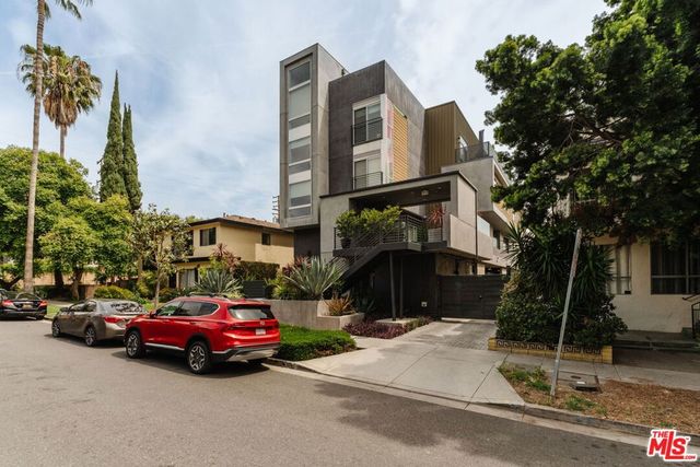 1040 N Spaulding Avenue 4, West Hollywood, CA 90046