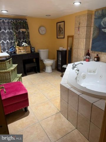 1749 W RIVER DR, Pennsauken, NJ 08110