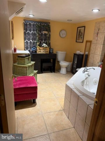 1749 W RIVER DR, Pennsauken, NJ 08110