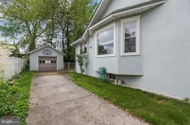 1749 W RIVER DR, Pennsauken, NJ 08110