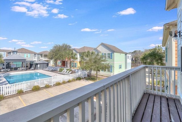 305 Sailhouse Way, Rockport, TX 78382