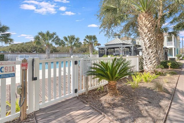 305 Sailhouse Way, Rockport, TX 78382