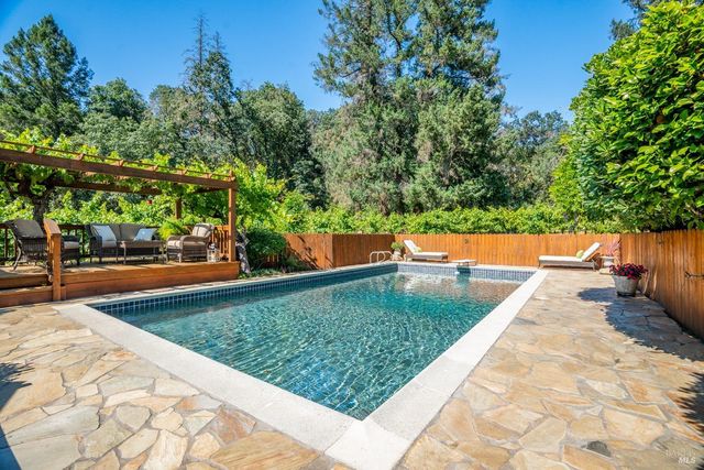 5700 Old River Rd, Ukiah, CA 95482