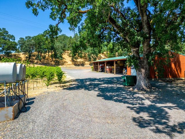 5700 Old River Rd, Ukiah, CA 95482