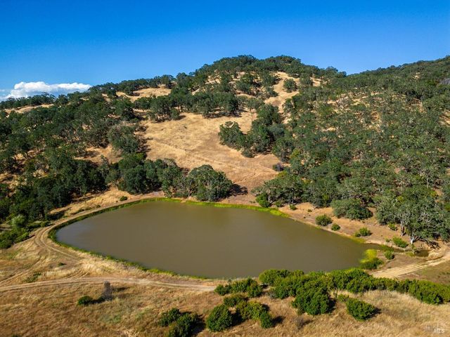 5700 Old River Rd, Ukiah, CA 95482